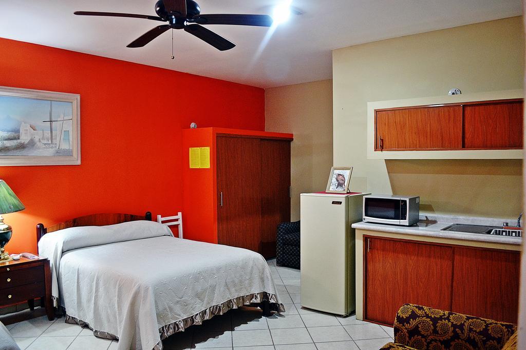 Hotel Marina Del Sol La Paz B.C.S Ruang foto